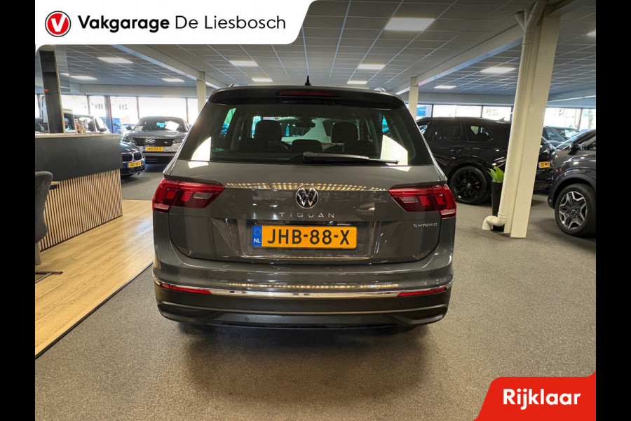 Volkswagen Tiguan 1.4 TSI eHybrid comfort Business / navi / camera / carplay / boeken