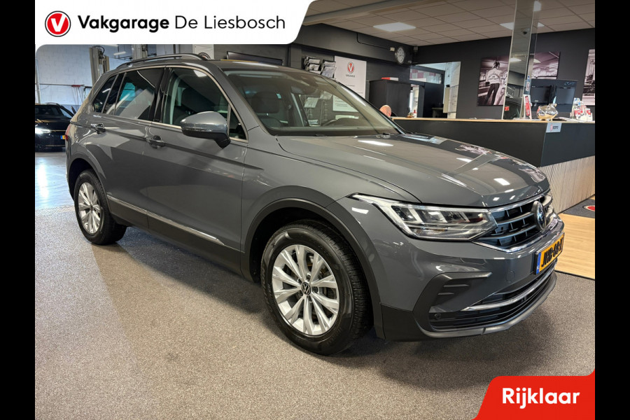 Volkswagen Tiguan 1.4 TSI eHybrid comfort Business / navi / camera / carplay / boeken
