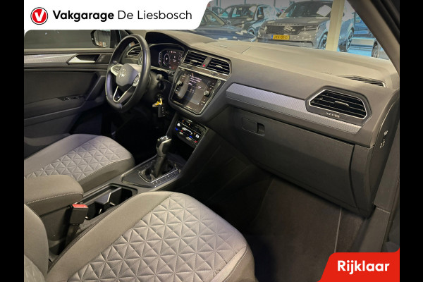 Volkswagen Tiguan 1.4 TSI eHybrid comfort Business / navi / camera / carplay / boeken