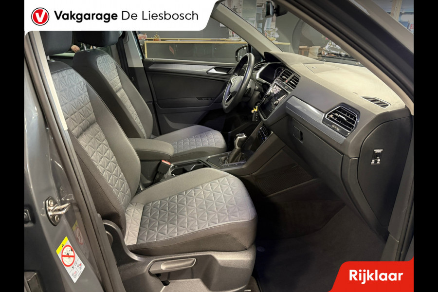 Volkswagen Tiguan 1.4 TSI eHybrid comfort Business / navi / camera / carplay / boeken