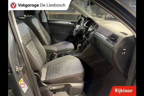 Volkswagen Tiguan 1.4 TSI eHybrid comfort Business / navi / camera / carplay / boeken