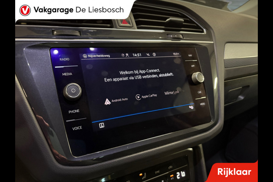 Volkswagen Tiguan 1.4 TSI eHybrid comfort Business / navi / camera / carplay / boeken