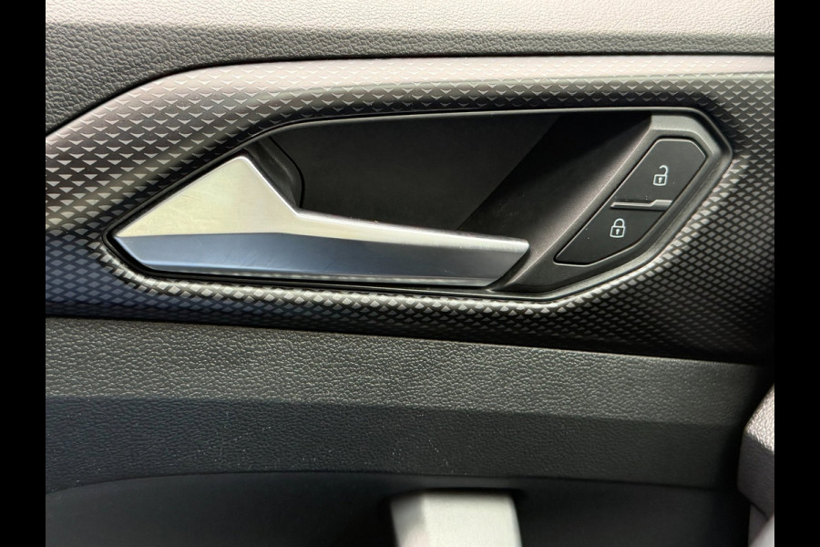 Volkswagen T-Cross 1.0 TSI Life - AUTOMAAT I Apple CarPlay / Navigatie I Airco I Sport velgen I LED I PDC I Dealer onderhouden