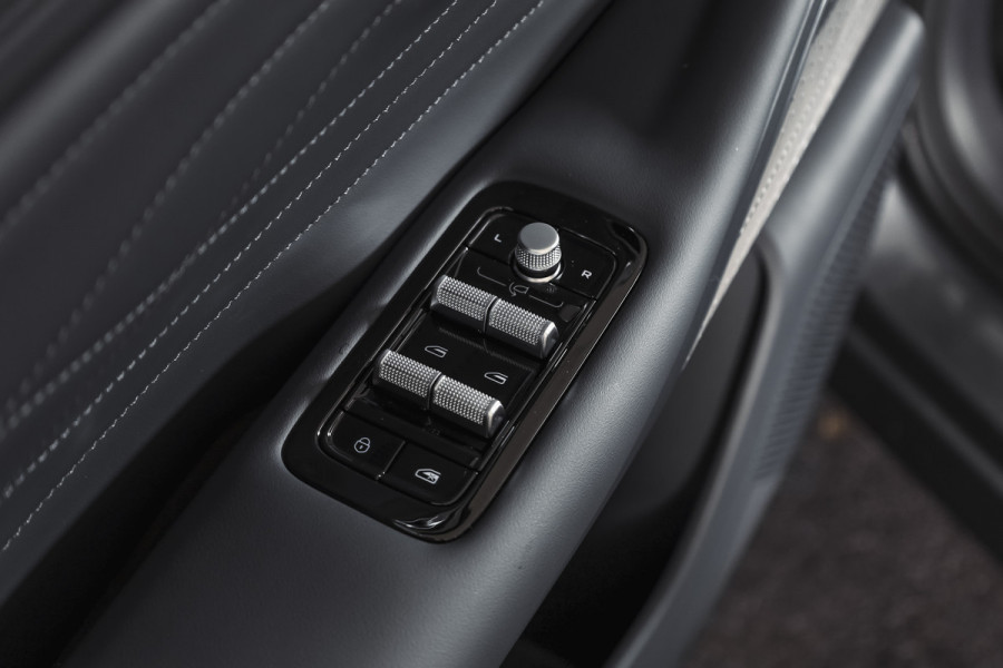 GEELY Starray EM-i 1.5 Max+ PHEV | 136km Elektrisch | S/K-Panodak | 360 Camera | NAV+App. Connect | V2L | Warmtepomp | HUD | Stoelverwarming & verkoeling | Memory | Elek. klep | Flyme | LM 19" | 7263