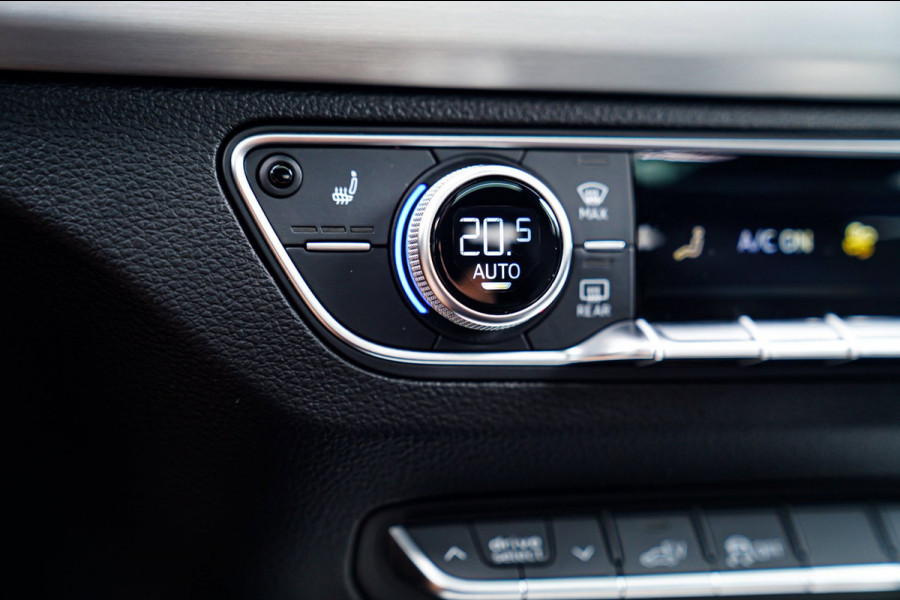 Audi Q5 Sportback 55 TFSI e S edition | Panorama | Massage | Trekhaak | Luchtvering | Bang & Olufsen | S-line | RS vlak stuur |