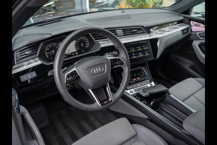 Audi e-tron 55 quattro 408pk S edition 95 kWh | Fabrieksgarantie 01-2028 | Nightvision | 360 Camera