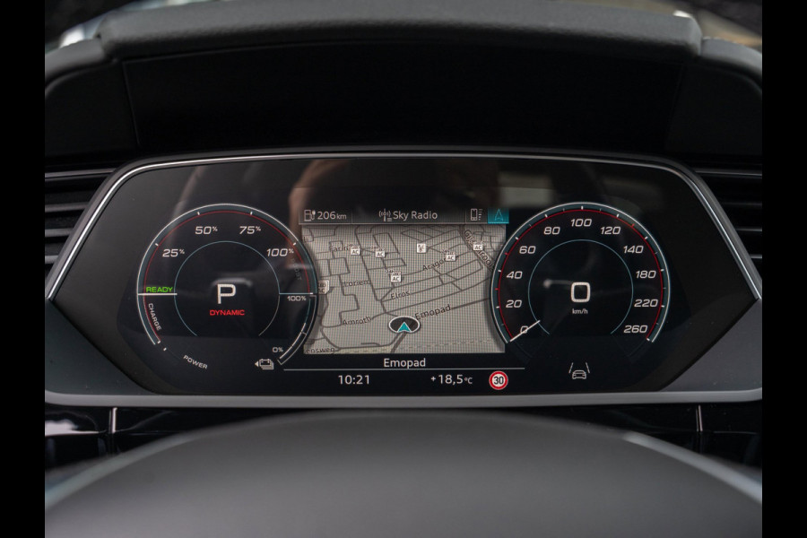 Audi e-tron 55 quattro 408pk S edition 95 kWh | Fabrieksgarantie 01-2028 | Nightvision | 360 Camera