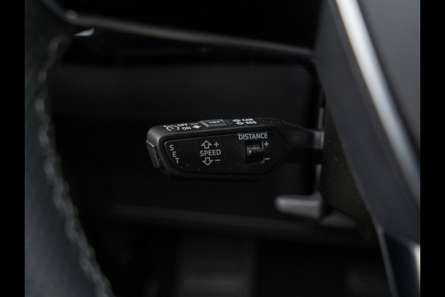 Audi e-tron 55 quattro 408pk S edition 95 kWh | Fabrieksgarantie 01-2028 | Nightvision | 360 Camera