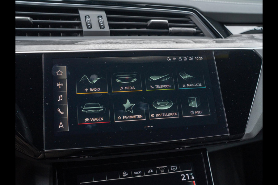 Audi e-tron 55 quattro 408pk S edition 95 kWh | Fabrieksgarantie 01-2028 | Nightvision | 360 Camera
