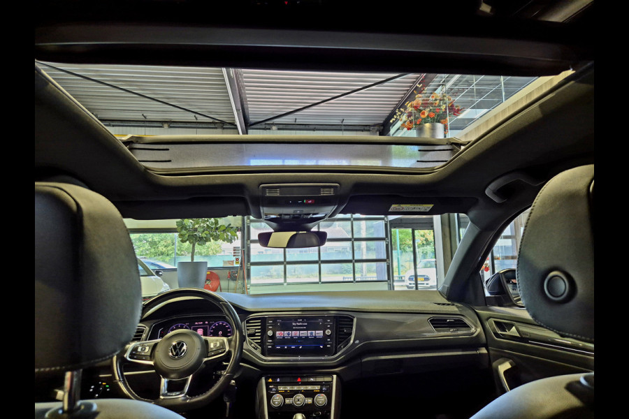 Volkswagen T-Roc 1.5 TSI Sport Business R Panorama | Camera | LED | Trekhaak | Zeer nette auto