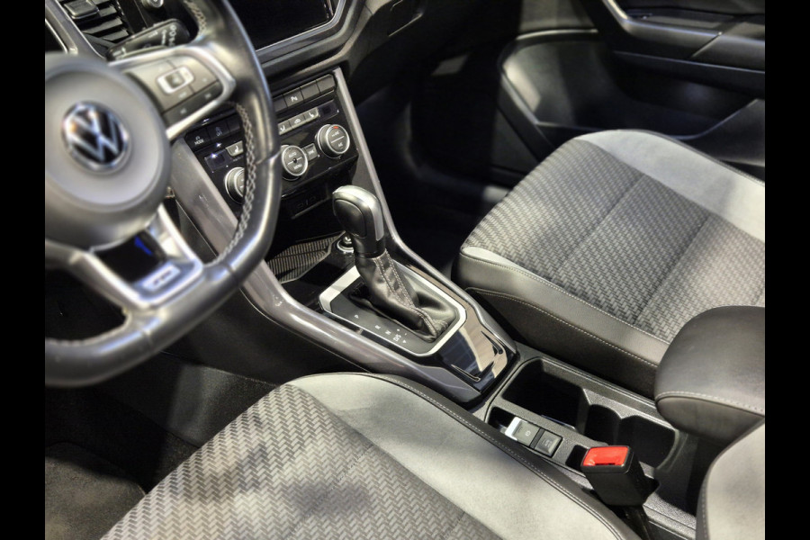 Volkswagen T-Roc 1.5 TSI Sport Business R Panorama | Camera | LED | Trekhaak | Zeer nette auto