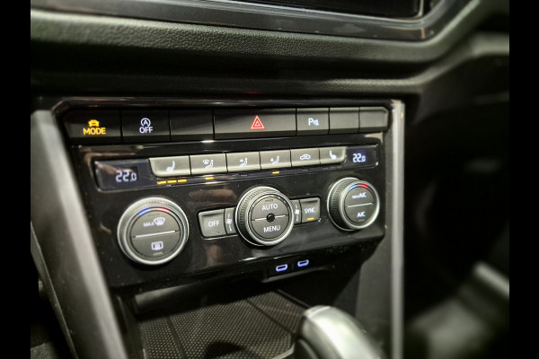 Volkswagen T-Roc 1.5 TSI Sport Business R Panorama | Camera | LED | Trekhaak | Zeer nette auto