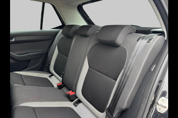 Škoda Fabia 1.0 TSI Drive(Goed OndH, StoelV, Parkeersensoren, Trekhaak, DAB-Tuner, Carplay(voorbereid), Climate Con, Etc)