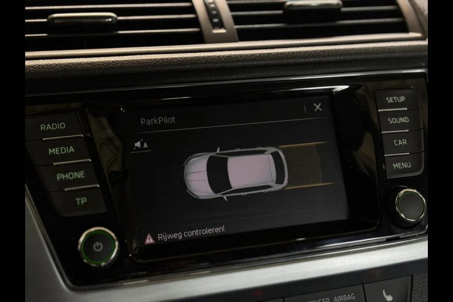 Škoda Fabia 1.0 TSI Drive(Goed OndH, StoelV, Parkeersensoren, Trekhaak, DAB-Tuner, Carplay(voorbereid), Climate Con, Etc)