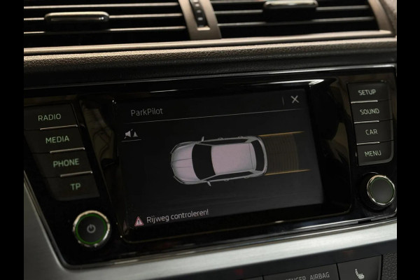 Škoda Fabia 1.0 TSI Drive(Goed OndH, StoelV, Parkeersensoren, Trekhaak, DAB-Tuner, Carplay(voorbereid), Climate Con, Etc)
