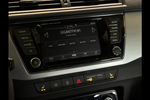 Škoda Fabia 1.0 TSI Drive(Goed OndH, StoelV, Parkeersensoren, Trekhaak, DAB-Tuner, Carplay(voorbereid), Climate Con, Etc)