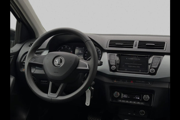 Škoda Fabia 1.0 TSI Drive(Goed OndH, StoelV, Parkeersensoren, Trekhaak, DAB-Tuner, Carplay(voorbereid), Climate Con, Etc)
