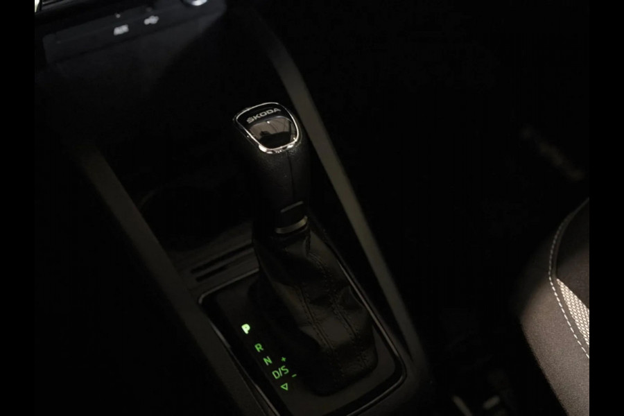 Škoda Fabia 1.0 TSI Drive(Goed OndH, StoelV, Parkeersensoren, Trekhaak, DAB-Tuner, Carplay(voorbereid), Climate Con, Etc)