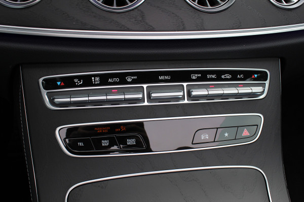 Mercedes-Benz E-Klasse Cabrio 200 AMG Line / Nieuwstaat / Camera / Burmester / Luxe Leder / Memory Seats / 19'' / Matrix LED / Nekverwarming / CarPlay / Sfeerverlichting / Windscherm / Stoelverwarming+Ventilatie / DAB / Cruise Control
