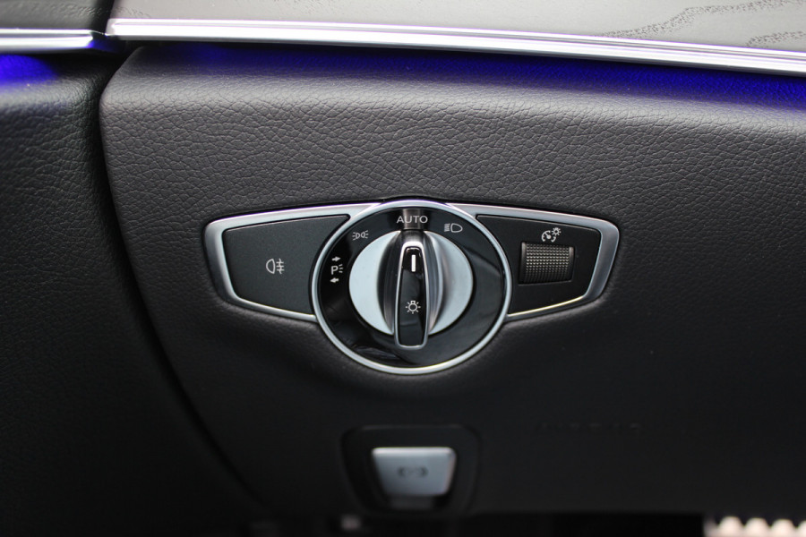 Mercedes-Benz E-Klasse Cabrio 200 AMG Line / Nieuwstaat / Camera / Burmester / Luxe Leder / Memory Seats / 19'' / Matrix LED / Nekverwarming / CarPlay / Sfeerverlichting / Windscherm / Stoelverwarming+Ventilatie / DAB / Cruise Control