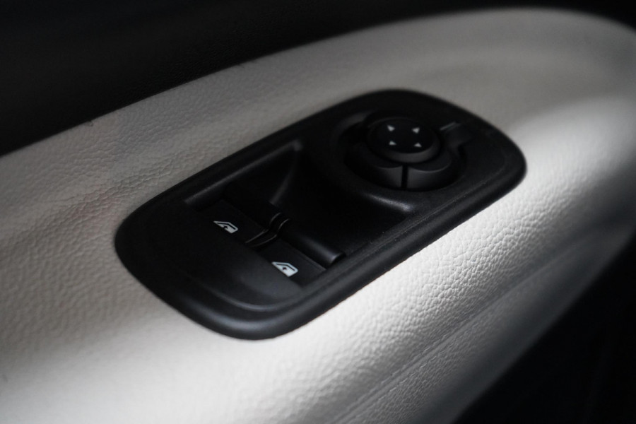 Fiat 500E La Prima 42 kWh | SoH 94,9% | Navigatie | Carplay | Climate control | Cruise control | Lm velgen |