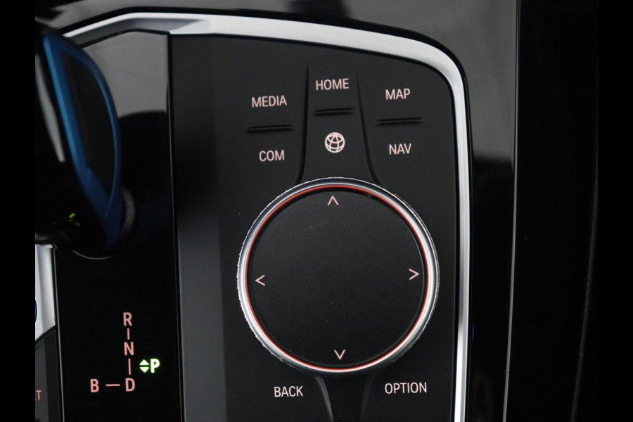 BMW iX3 Executive 80 kWh M-Sport | SOH 94.4% | Panoramadak | Leder | Adaptive cruise | Trekhaak | Carplay | Sfeerverlichting | Memory | Stuur/stoelverwarming | Camera | Park assist |