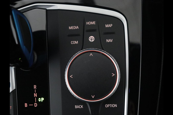 BMW iX3 Executive 80 kWh M-Sport | SOH 94.4% | Panoramadak | Leder | Adaptive cruise | Trekhaak | Carplay | Sfeerverlichting | Memory | Stuur/stoelverwarming | Camera | Park assist |