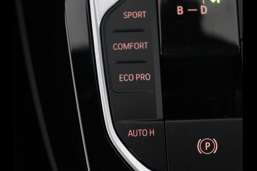 BMW iX3 Executive 80 kWh M-Sport | SOH 94.4% | Panoramadak | Leder | Adaptive cruise | Trekhaak | Carplay | Sfeerverlichting | Memory | Stuur/stoelverwarming | Camera | Park assist |