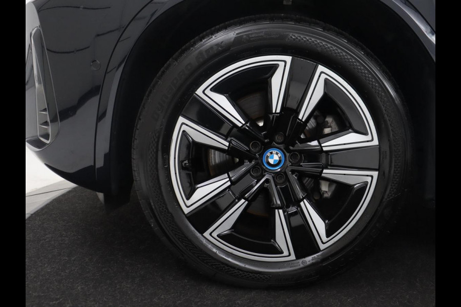BMW iX3 Executive 80 kWh M-Sport | SOH 94.4% | Panoramadak | Leder | Adaptive cruise | Trekhaak | Carplay | Sfeerverlichting | Memory | Stuur/stoelverwarming | Camera | Park assist |