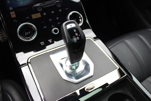 Land Rover Range Rover Evoque 2.0 D200 AWD R-Dynamic HSE / Panoramadak / Camera / Head-up / Meridian / Luxe Leder / 20'' / Keyless / CarPlay / Stuur+Stoelverwarming / Dodehoek / DAB / ACC