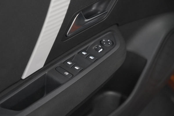 Citroën C4 Puretech 100 Feel | Cruise Control | Parkeersensoren | Airco