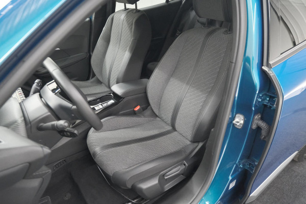 Peugeot e-2008 EV Allure Avantage 54 kWh | 97,8% SOH | 11 KW Lader | Apple Carplay | Parkeersensoren