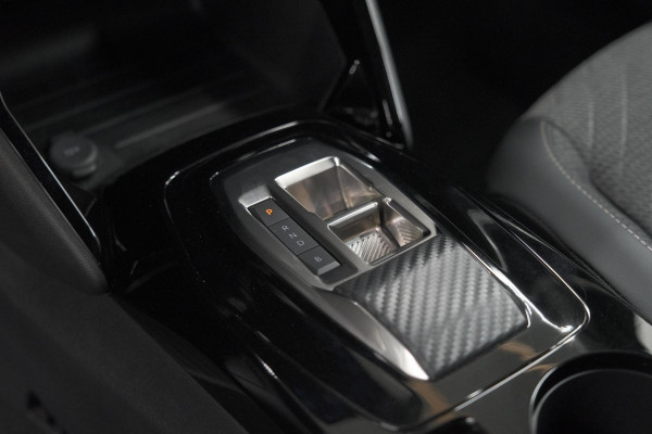 Peugeot e-2008 EV Allure Avantage 54 kWh | 97,8% SOH | 11 KW Lader | Apple Carplay | Parkeersensoren