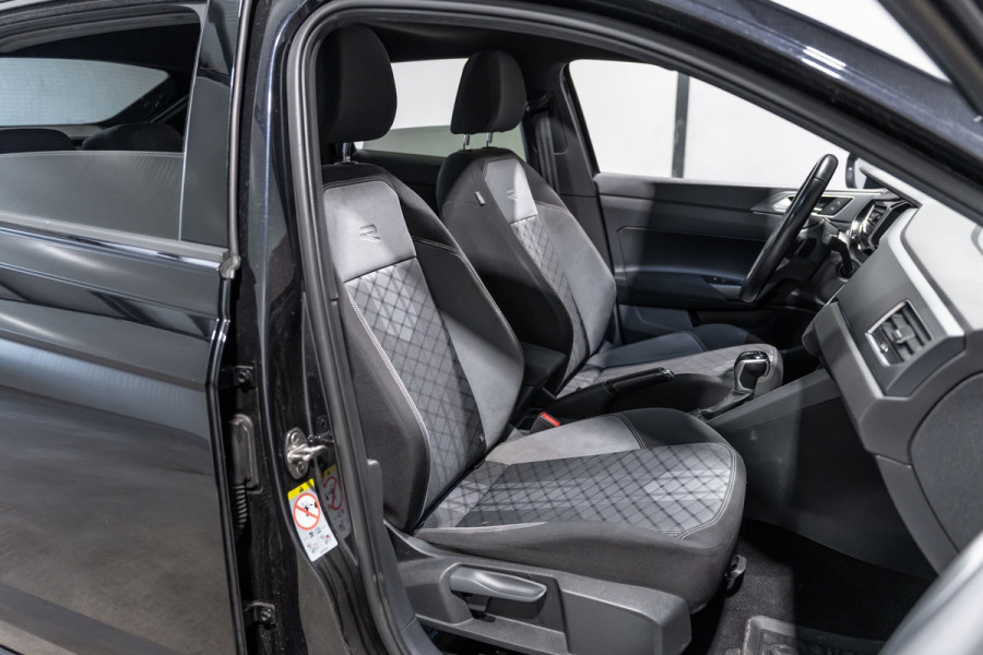 Volkswagen Taigo 1.5 TSI R-Line DSG PANO PDC Keyless