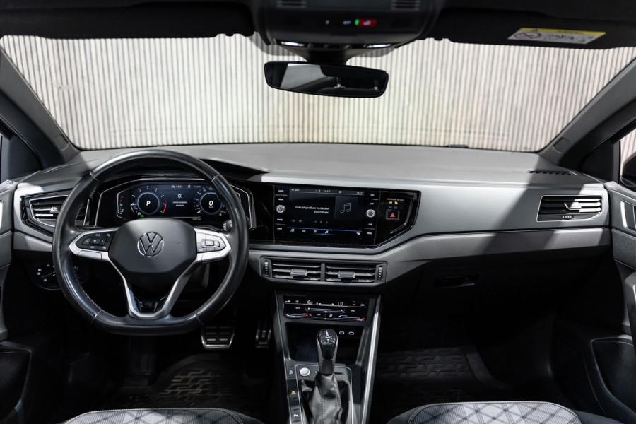 Volkswagen Taigo 1.5 TSI R-Line DSG PANO PDC Keyless