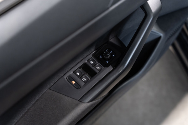 Volkswagen Taigo 1.5 TSI R-Line DSG PANO PDC Keyless