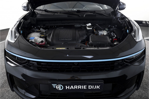 Lynk & Co 01 1.5 PHEV 261PK MY23 | Donkere hemel | 360 Camera | 7.4 kWh Boordlader | S/K-panodak | Adapt. Cruise | Memory | Elek. klep | LM 20" | 4816