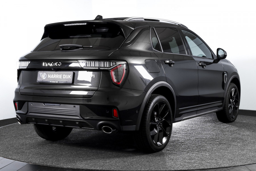 Lynk & Co 01 1.5 PHEV 261PK MY23 | Blackpakket | Donkere hemel | 360 Camera | 7.4 kWh Boordlader | S/K-panodak | Adapt. Cruise | Memory | Elek. klep | LM 20" | 1904