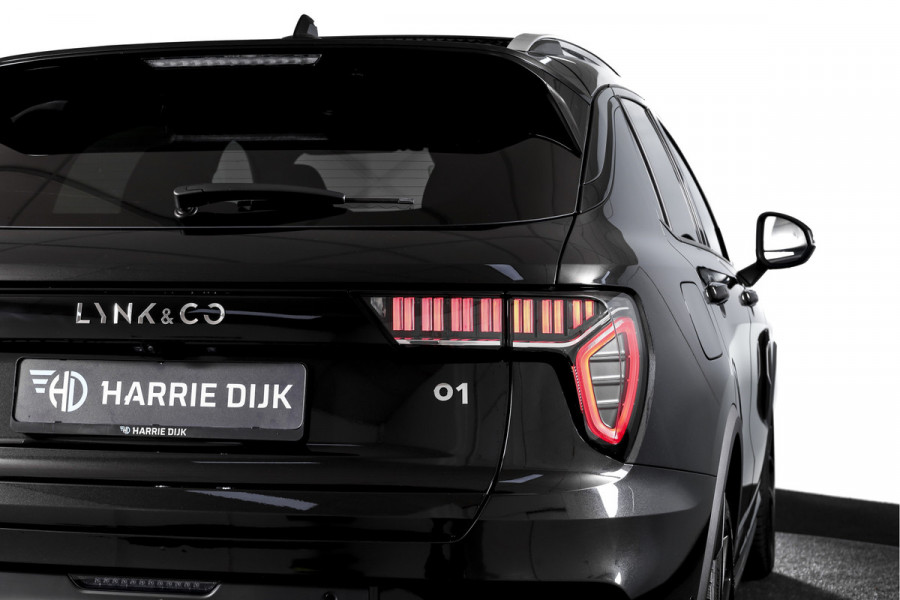 Lynk & Co 01 1.5 PHEV 261PK MY23 | Blackpakket | Donkere hemel | 360 Camera | 7.4 kWh Boordlader | S/K-panodak | Adapt. Cruise | Memory | Elek. klep | LM 20" | 1904