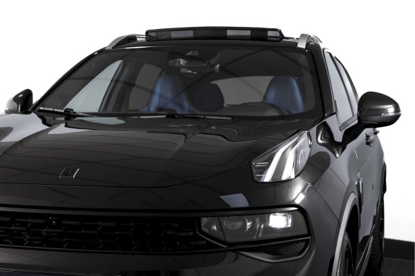 Lynk & Co 01 1.5 PHEV 261PK MY23 | Blackpakket | Donkere hemel | 360 Camera | 7.4 kWh Boordlader | S/K-panodak | Adapt. Cruise | Memory | Elek. klep | LM 20" | 1904