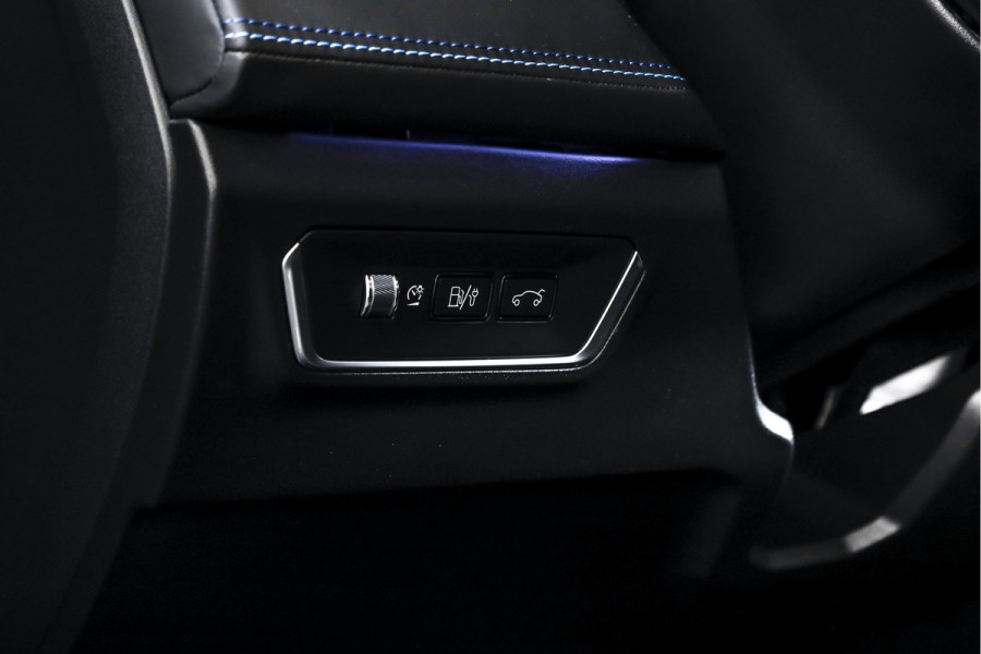 Lynk & Co 01 1.5 PHEV 261PK MY23 | Blackpakket | Donkere hemel | 360 Camera | 7.4 kWh Boordlader | S/K-panodak | Adapt. Cruise | Memory | Elek. klep | LM 20" | 1904