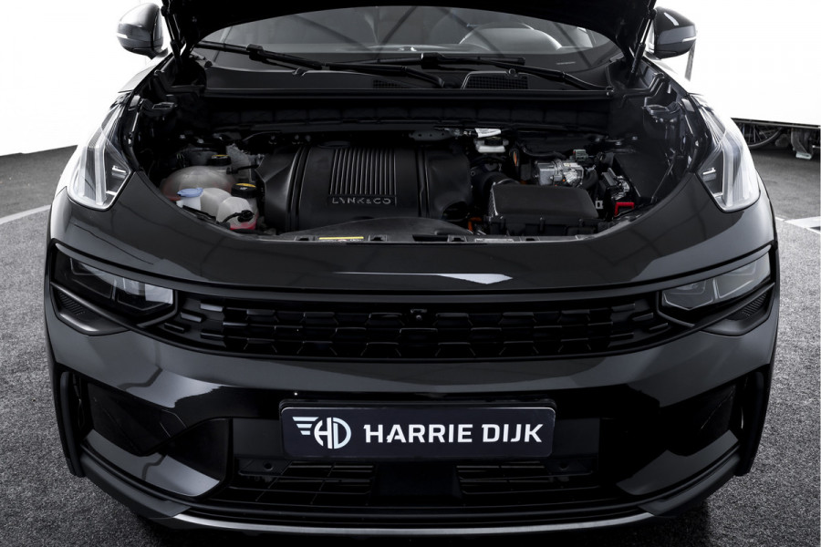 Lynk & Co 01 1.5 PHEV 261PK MY23 | Blackpakket | Donkere hemel | 360 Camera | 7.4 kWh Boordlader | S/K-panodak | Adapt. Cruise | Memory | Elek. klep | LM 20" | 1904