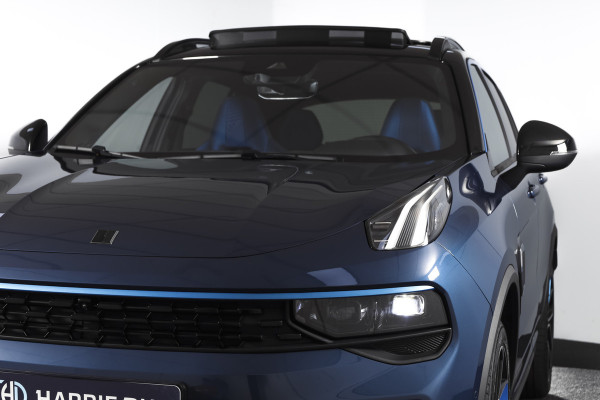 Lynk & Co 01 1.5 PHEV 261PK MY23 | Donkere hemel | 360 Camera | 7.4 kWh boordlader | S/K-panodak | Adapt. Cruise | Memory | Elek. klep | LM 20" | 0723