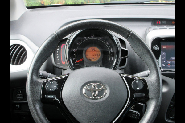 Toyota Aygo 1.0 VVT-i x 5-drs * Camera * Carplay *