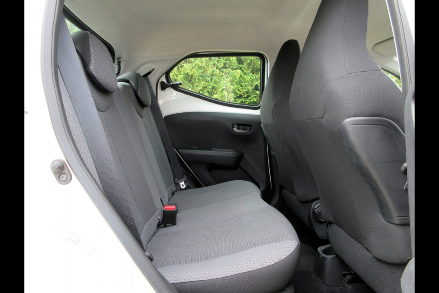 Toyota Aygo 1.0 VVT-i x 5-drs * Camera * Carplay *