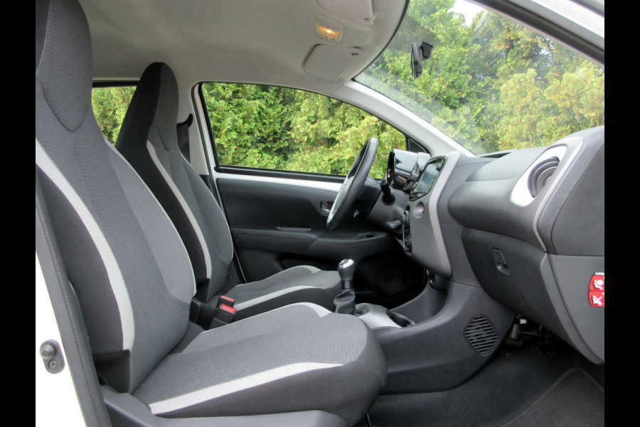 Toyota Aygo 1.0 VVT-i x 5-drs * Camera * Carplay *
