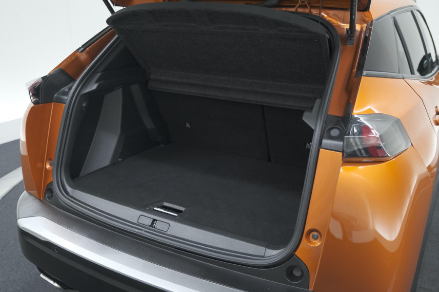 Peugeot 2008 PureTech 130 Allure Pack | Trekhaak | Adaptieve Cruise Control | Camera | Stoelverwarming