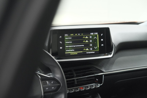 Peugeot 2008 PureTech 130 Allure Pack | Trekhaak | Adaptieve Cruise Control | Camera | Stoelverwarming
