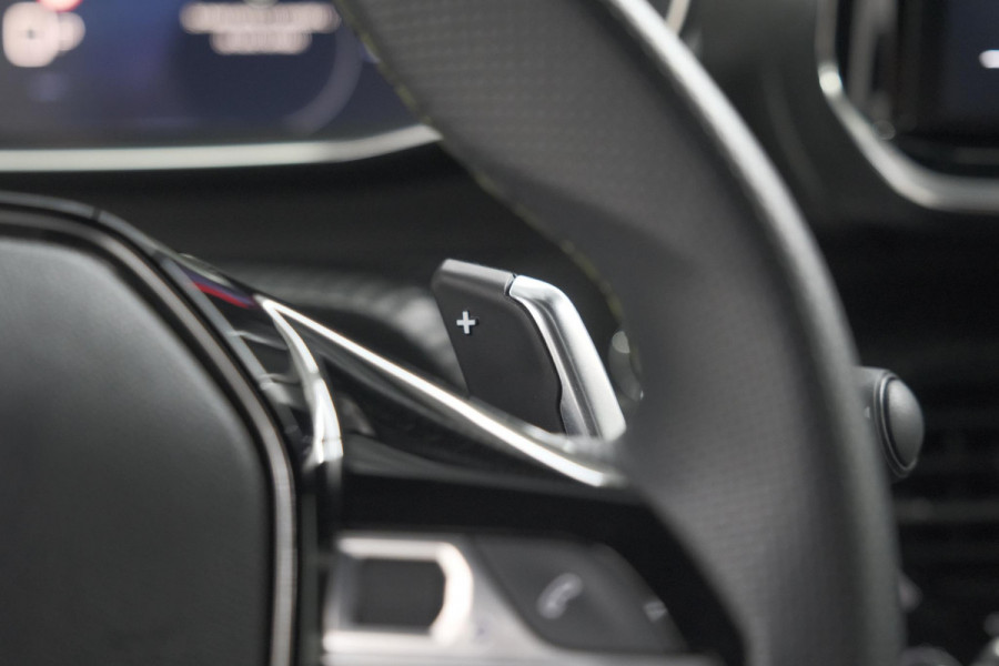 Peugeot 208 1.2 Hybrid 145 e-DCS6 GT | Alcantara Pakket | Camera | Apple Carplay | Stoelverwarming
