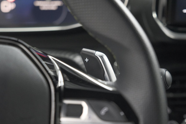 Peugeot 208 1.2 Hybrid 145 e-DCS6 GT | Alcantara Pakket | Camera | Apple Carplay | Stoelverwarming